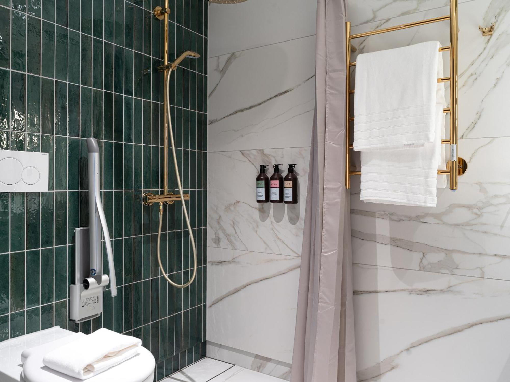 Elite Hotel Frost - Hotel & Spa Kiruna Ngoại thất bức ảnh